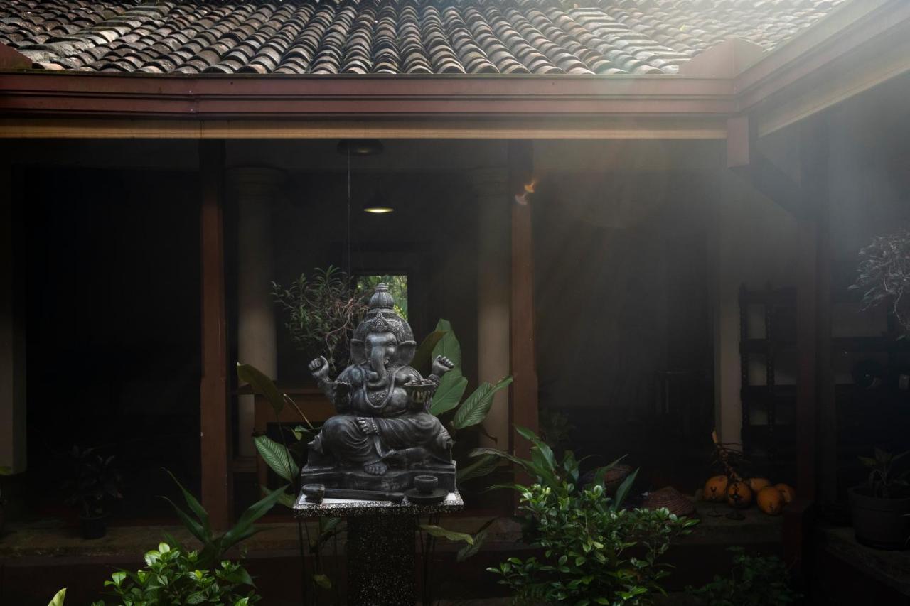 Gileemale Walawwa & Estate Hotel Ratnapura Ngoại thất bức ảnh